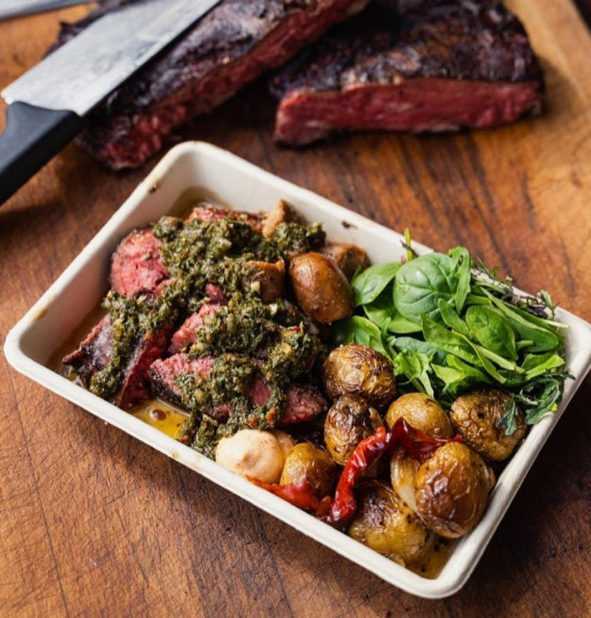 Plato de carne Fuego Street Grill